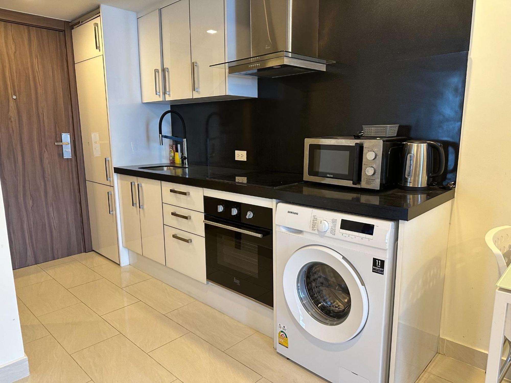 Grand Avenue Condo By Bormon Pattaya Exterior photo